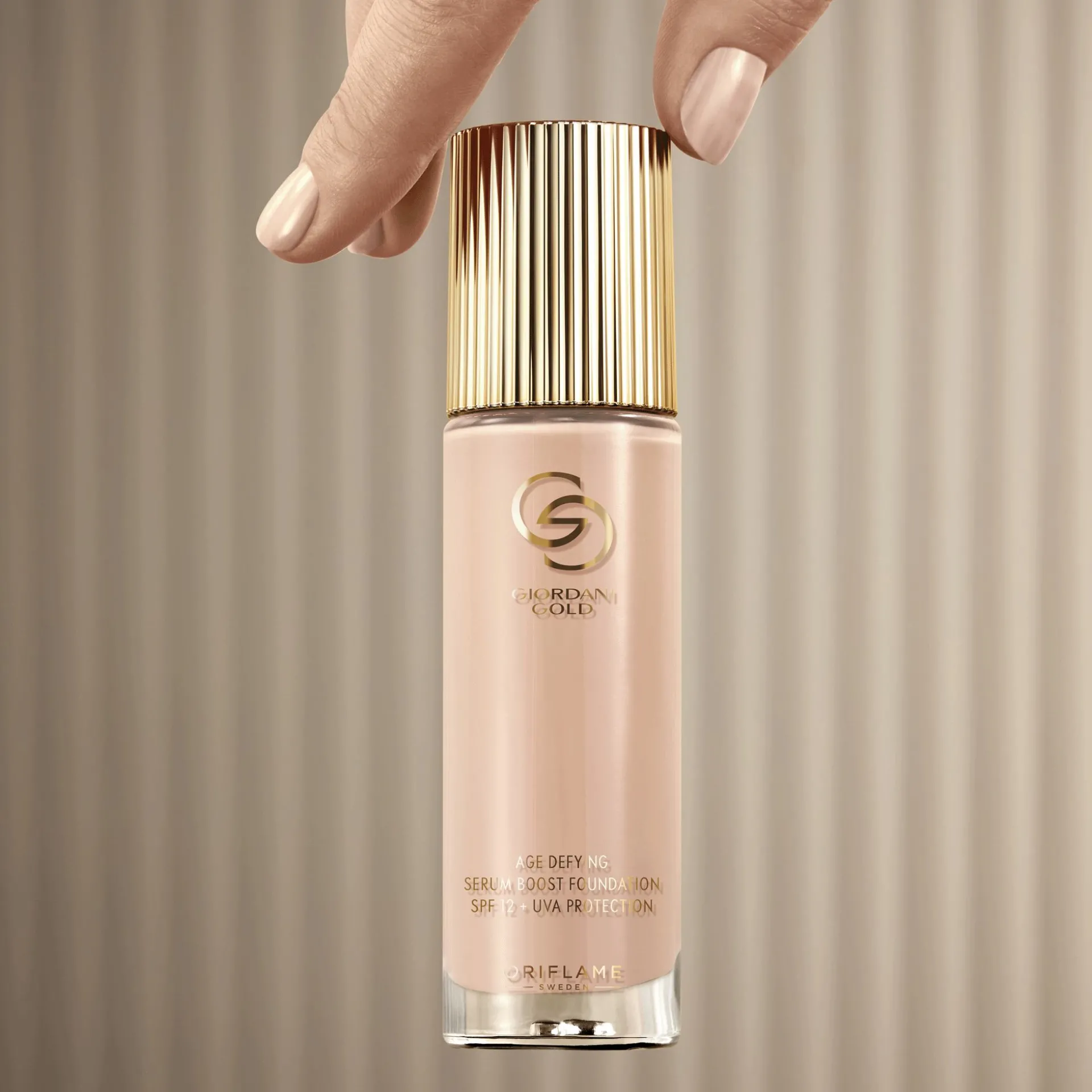 Base com Sérum Intensificador Antienvelhecimento SPF 12 + Proteção UVA 4223730 ml.