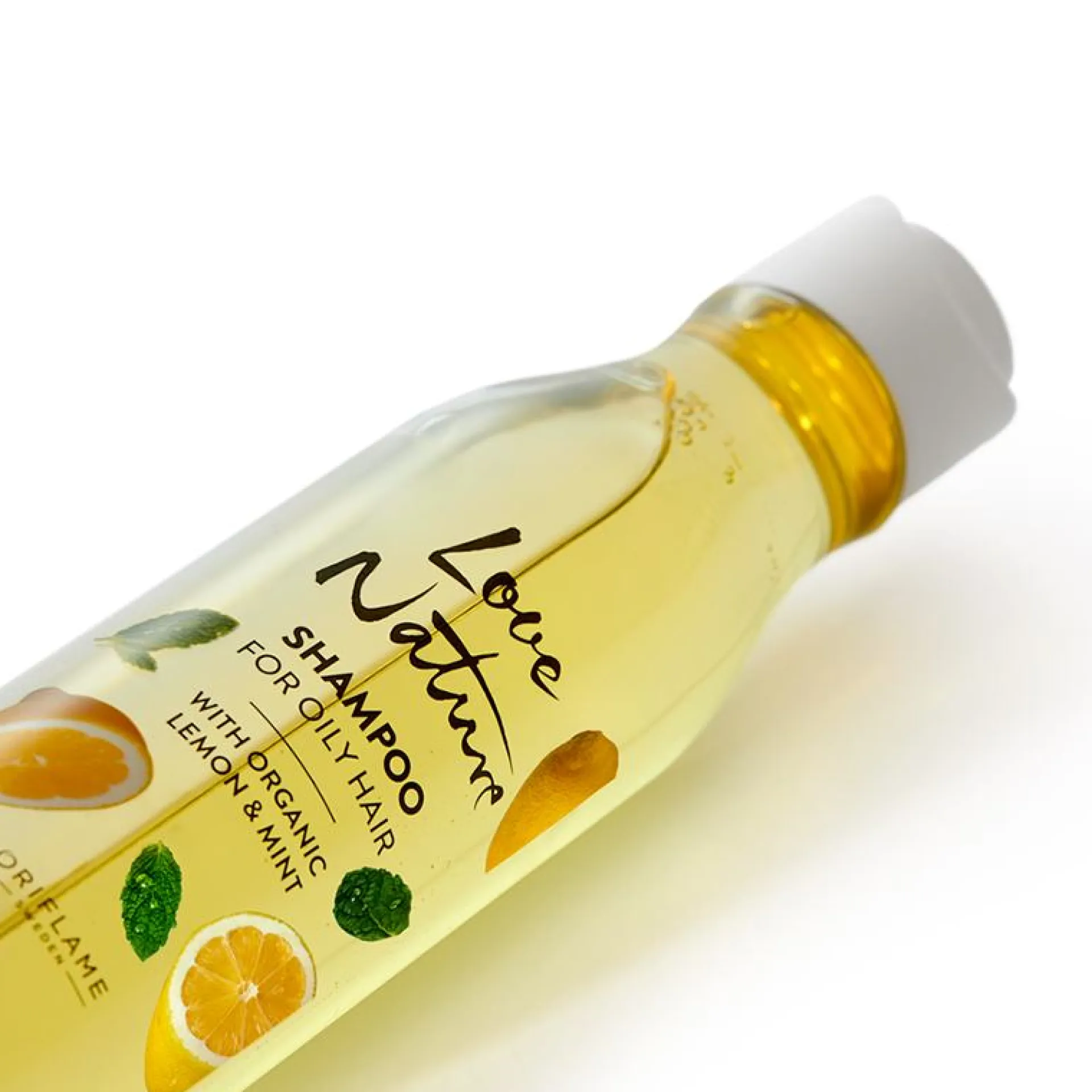 Champô para Cabelo Oleoso com Limão e Menta Biológicos Love Nature 250 ml.