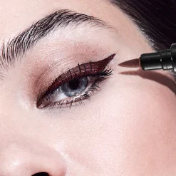 Eyeliner Stylo À Prova de Água THE ONE 377501.6 g.