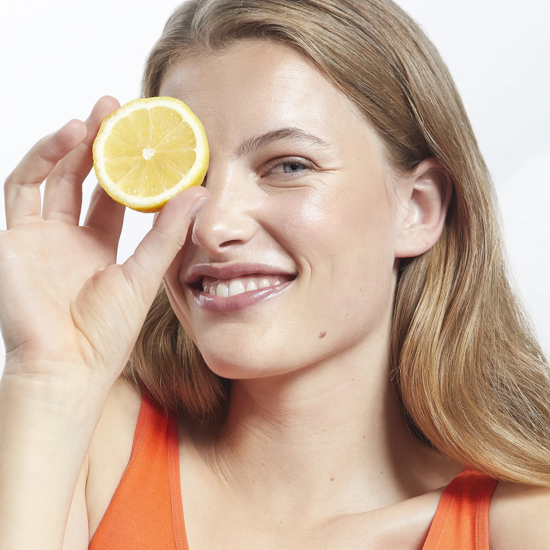 Máscara Facial Energizante com Limão Reciclado, Cenoura e Gengibre Biológicos Love Nature Up-Loved 10 ml.