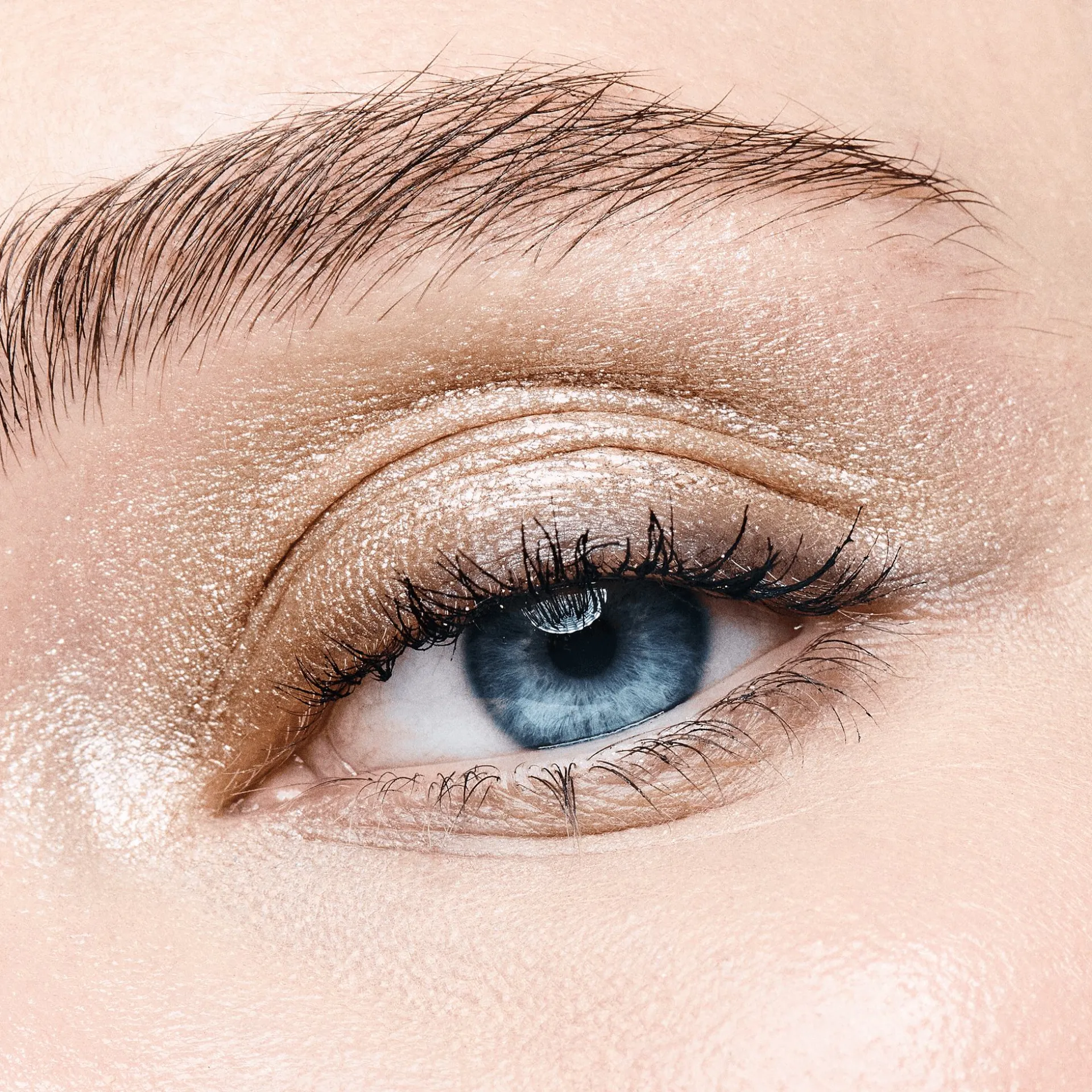 Sombra de Olhos Líquida Metallic THE ONE 453625 ml.